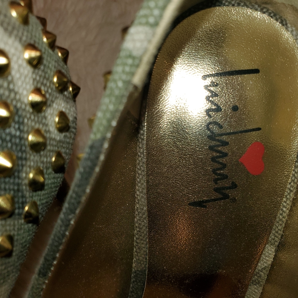 Heels 🥳 - Picture 4 of 6
